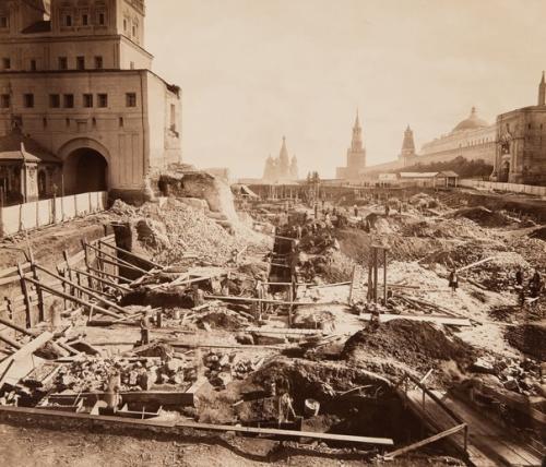 3 сентября (20 августа) 1875 года прошла торжественная церемония закладки здания исторического музея. 08