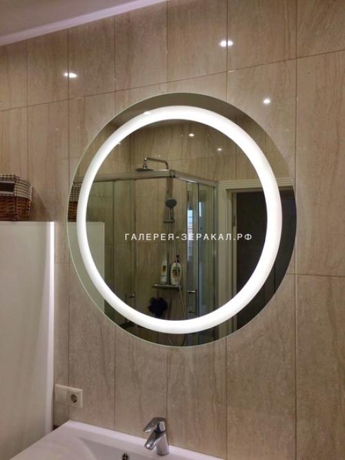 Сложно представить современный интерьер ванной комнаты без зеркала.