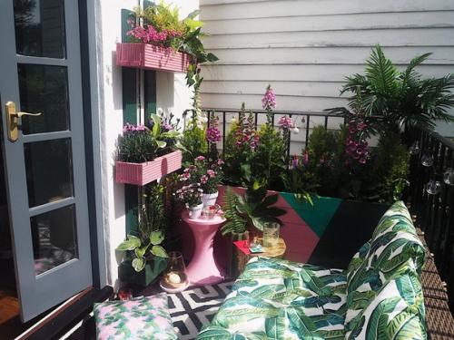 Этот балкон находится в Лондоне и принадлежит дизайнеру интерьеров Мелани. 08