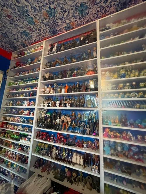 Немного моей квартиры у меня ещё ремонт конечно, но уже есть мамаевский стиль в интерьере. 07