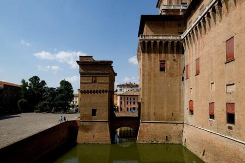 Кастелло эстенсе или замок святого Михаила (итал. 01