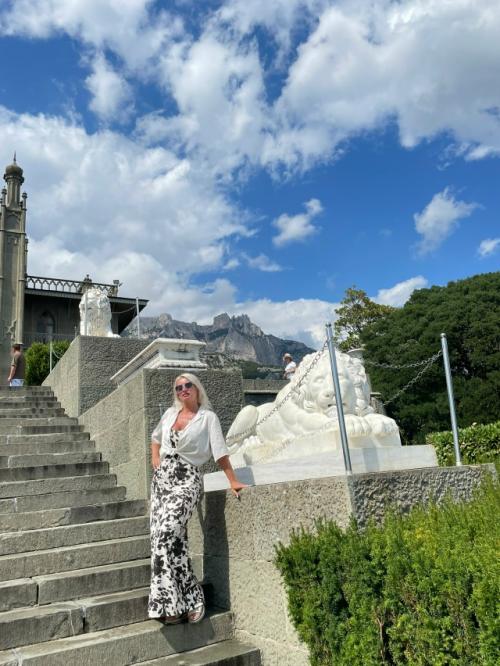 Воронцовскийдворец - архитектурный комплекс в Алупке (Крым), расположенный у подножия горы Ай-петри. 07