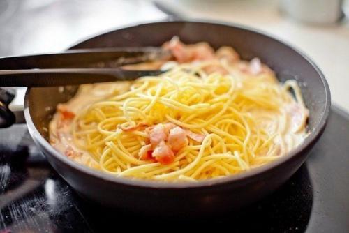 Паста Карбонара?   Ингредиенты: 05