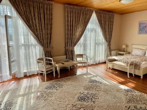 О проживании.   Всегда стараемся подбирать для отдыха номер с балконом. 02