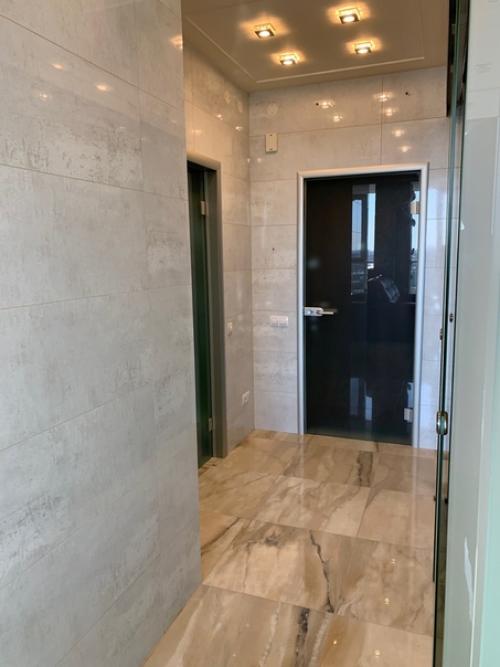 Как и обещал в продолжении своей кухни и ванной которые здесь уже публиковали, выкладываю свою прихожую с организованной гардеробной. 06