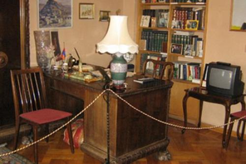 Дом - музей Сильвы капутикян. 02