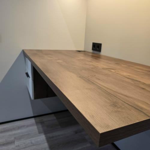 Спальня с рабочей зоной: когда всё на своём месте. 08