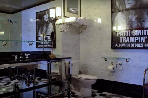 Джонни депп продает свой уникальный пентхаус в Лос-анджелесе за 12 миллионов долларов. 05