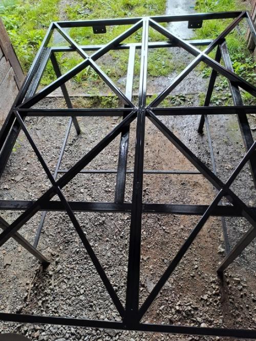 Мастерская сталь работу по заказу Парящая Кровать выполнила. 03