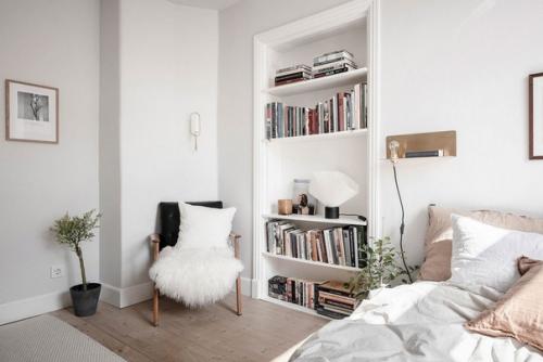 Спокойная и уютная квартира с тёплыми акцентами в Швеции (32 кв. 01