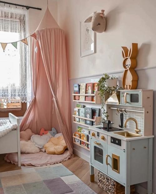 Давайте мы рассмотрим эту замечательную квартиру в деталях. 03