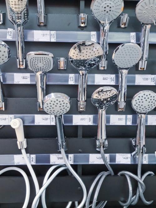 В нынешнем ритме жизни ванная комната является одним из главных помещений в каждом доме наравне с гостинкой, спальней и кухней. 03