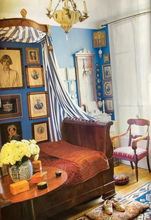 Лечение сердечной аритмии прошло в парижском госпитале удачно я я вновь у себя дома в парижской квартире. 05