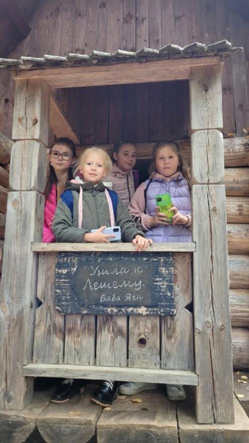 3 сентября ученики 3 в класса посетили замечательное село рябово - родину знаменитых художников братьев Васнецовых. 05