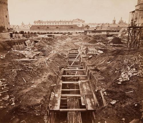 3 сентября (20 августа) 1875 года прошла торжественная церемония закладки здания исторического музея. 04