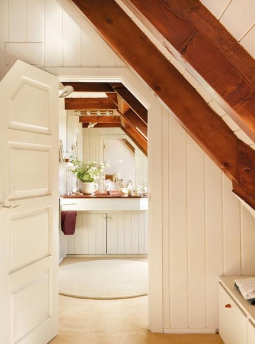 Новые хозяева дома пожелали из темного, мрачного сделать интерьер в светлых тонах. 04