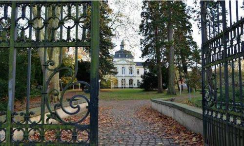 После предновогоднего перерыва хочу закончить цикл статей о Дюссельдорфе. 02