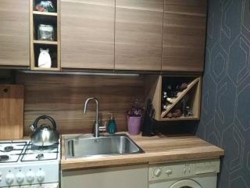 Хотели обновить кухню перед новым годом (только поменять фасады) в итоге поменяли кухню и прихожую зацепили. 01