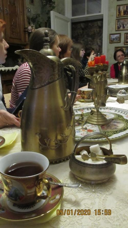 В квартире доходного дома. 05