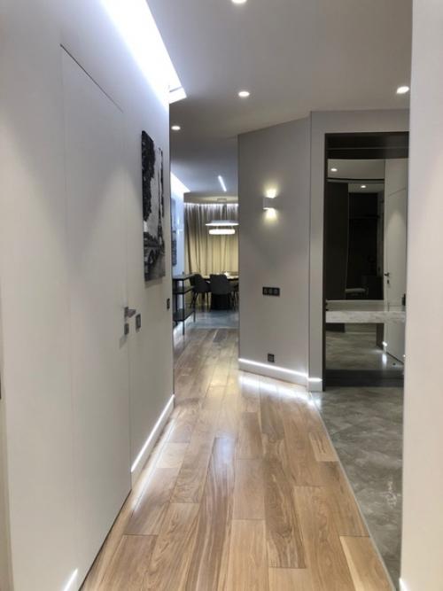 Дизайн кухни - гостиной реализованного объекта от мастерской интерьера и архитектуры Arthouse. 06