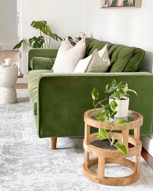 Зеленый диван в интерьере. 02