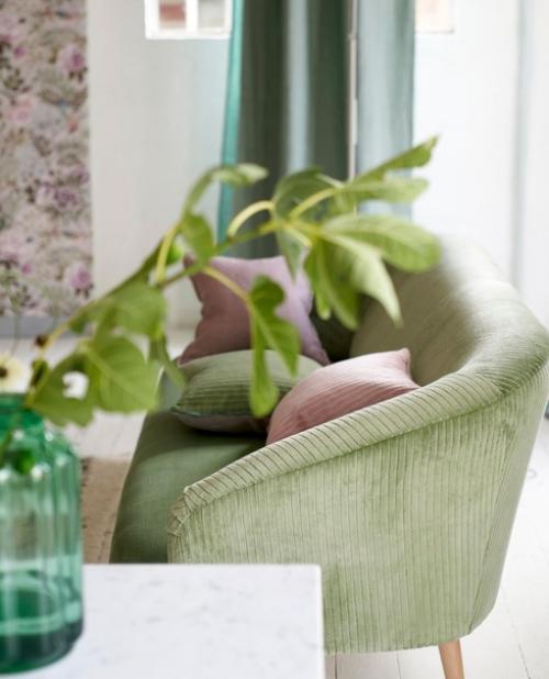 Зеленый диван в интерьере. 08