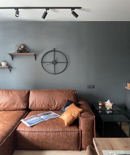 Современный, брутальный интерьер кухни - гостиной в квартире молодого холостяка. 04