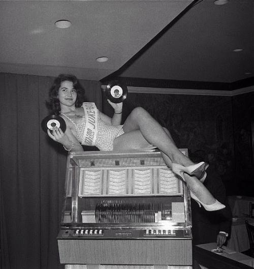 Juke Joint. Juke BOX. 04 Juke Joint. Juke BOX. 04