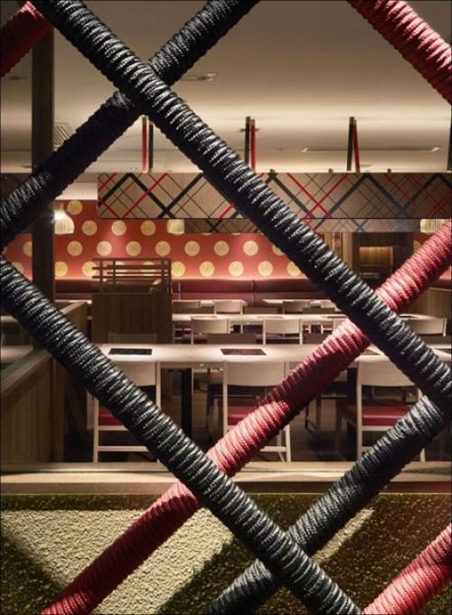 Японский ресторан Gyujin был открыт в январе 2015 года и расположен в телфорд плаза, являющимся одним из крупнейших торговых центров Гонконга. 06