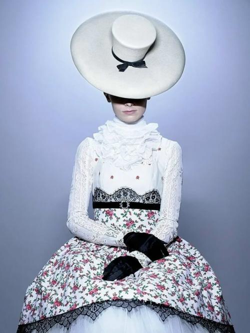 Дирндль: как Деревенское платье стало символом женственности и одним из столпов мировой моды. 07 Дирндль: как Деревенское платье стало символом женственности и одним из столпов мировой моды. 07