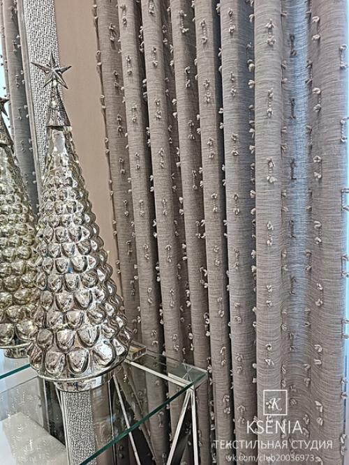 Формула удачных штор в современных интерьерах - лаконичность модели в совокупности с красивой тканью и грамотным пошивом. 02