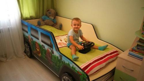 Детская кроватка - машинка Хаммер. 03