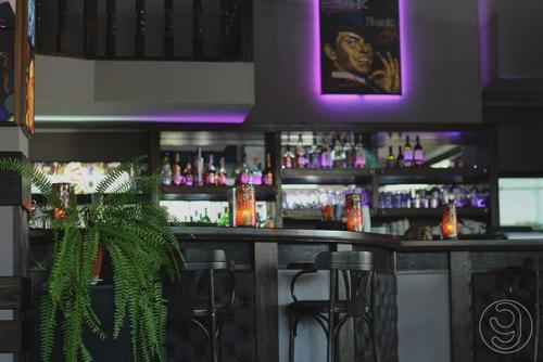 Интересные места района: ресторан Frank's. 06