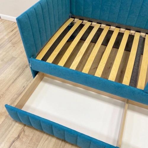 Мы приняли 13 заказов именно на эту модель за 20 дней. 06