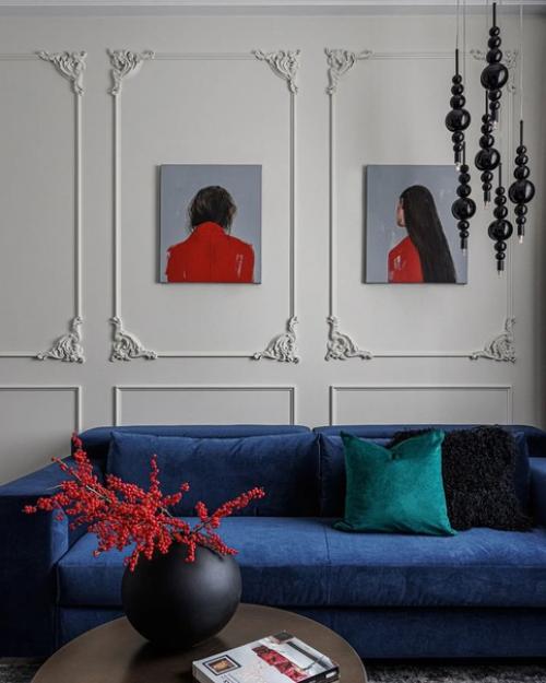 Реализованный интерьер квартиры в сталинском доме - яркий интерьер для семейной пары. 01