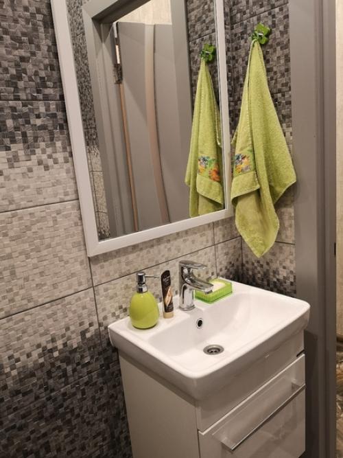 Интeреснaя paсцветкa для ванной комнаты. 03