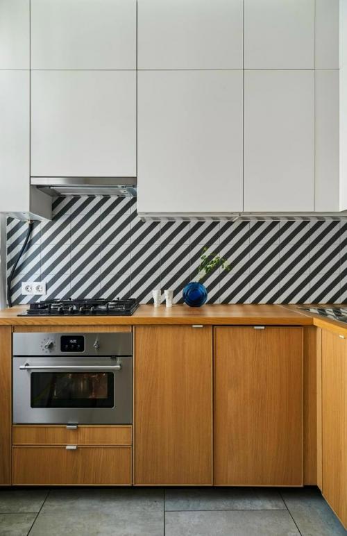 Современная жизнь в старом Петербурге: квартира 50 м 1936 года.

