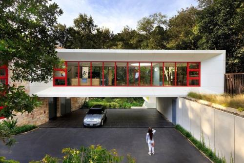 Дом с галереей в тропическом лесу Гватемалы. 03