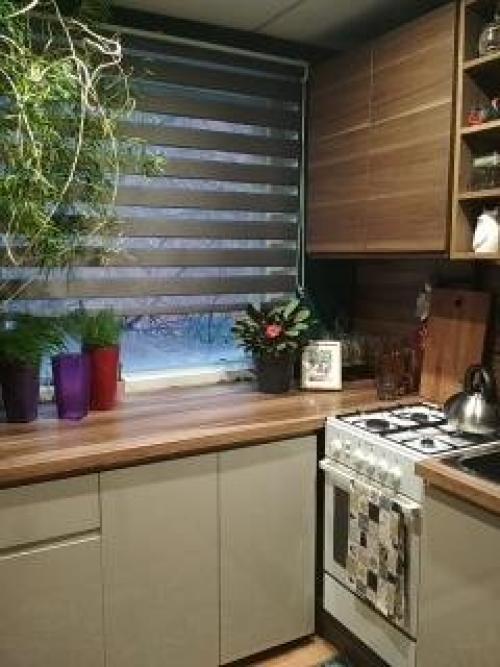 Хотели обновить кухню перед новым годом (только поменять фасады) в итоге поменяли кухню и прихожую зацепили. 04