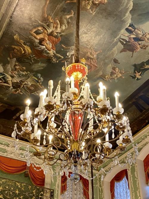 Когда я попадаю в какие-нибудь интересные и красивые места, то, возвращаясь домой, читаю подробнее о них. 05