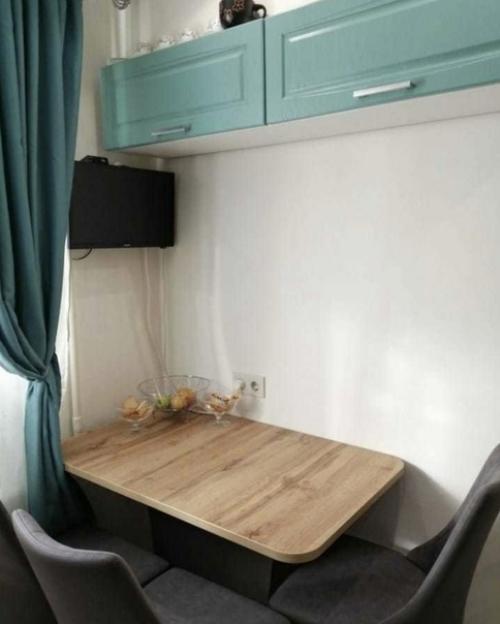 Продуманная небольшая кухня. 01