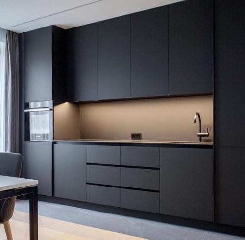 Во время покупки кухонного гарнитура встает вопрос о выборе внешнего покрытия. 02