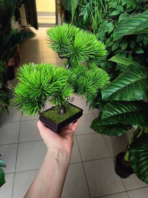 Искусственный бонсай разнообразит и освежит интерьер. 01