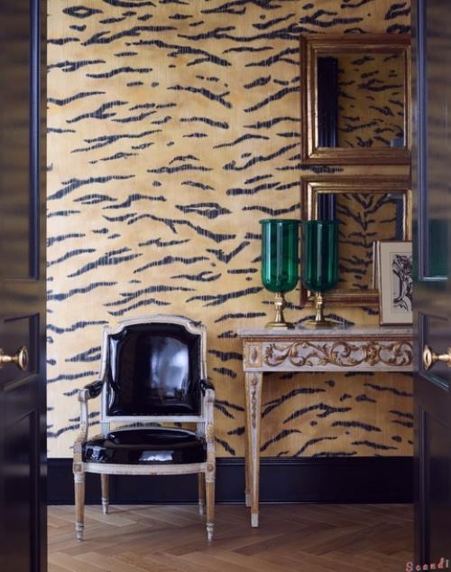 Семейная пара, создала дом, который отражает их характер и любовь к ярким цветам. 04