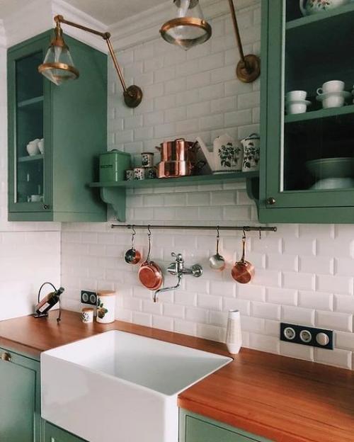 Представляя кухню в фермерском стиле, первое, о чем думает большинство людей, - это культовая раковина в фермерском стиле. 07