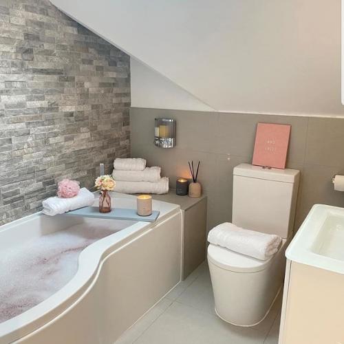 Потрясающий вариант дизайна собственного дома в светлых тонах. 08