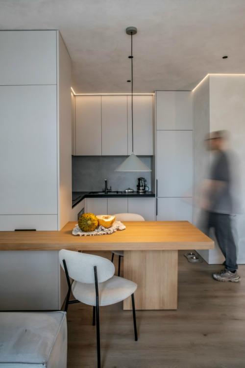 Маленькая, но очень уютная и функциональная кухня - гостиная. 01