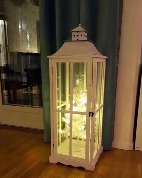 Традиционно для размещения ёлки выбирается пол. 05