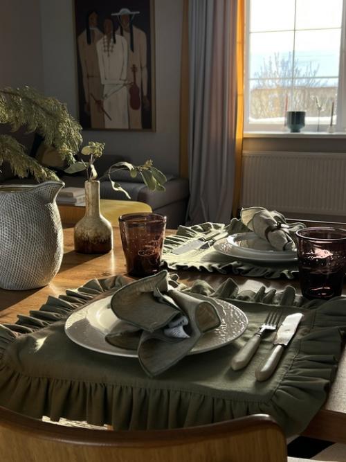 Сервировка стола - это неотъемлемая часть декорирования интерьера, которая позволяет создавать атмосферу и подчеркнуть стиль вашего дома. 04