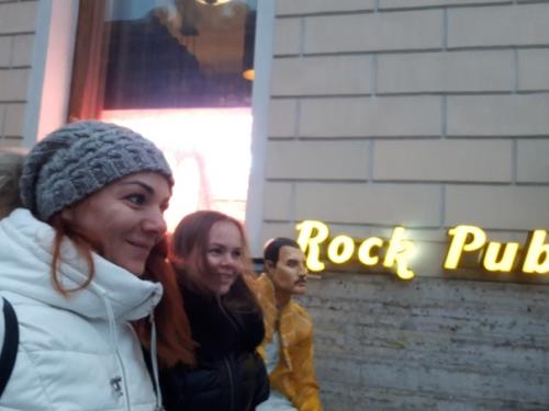 Делай три!  Питер посмотри в центре! 09